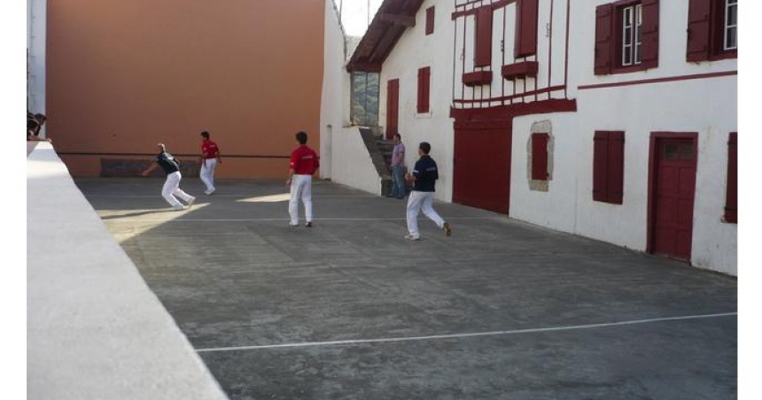 27_fronton.jpg